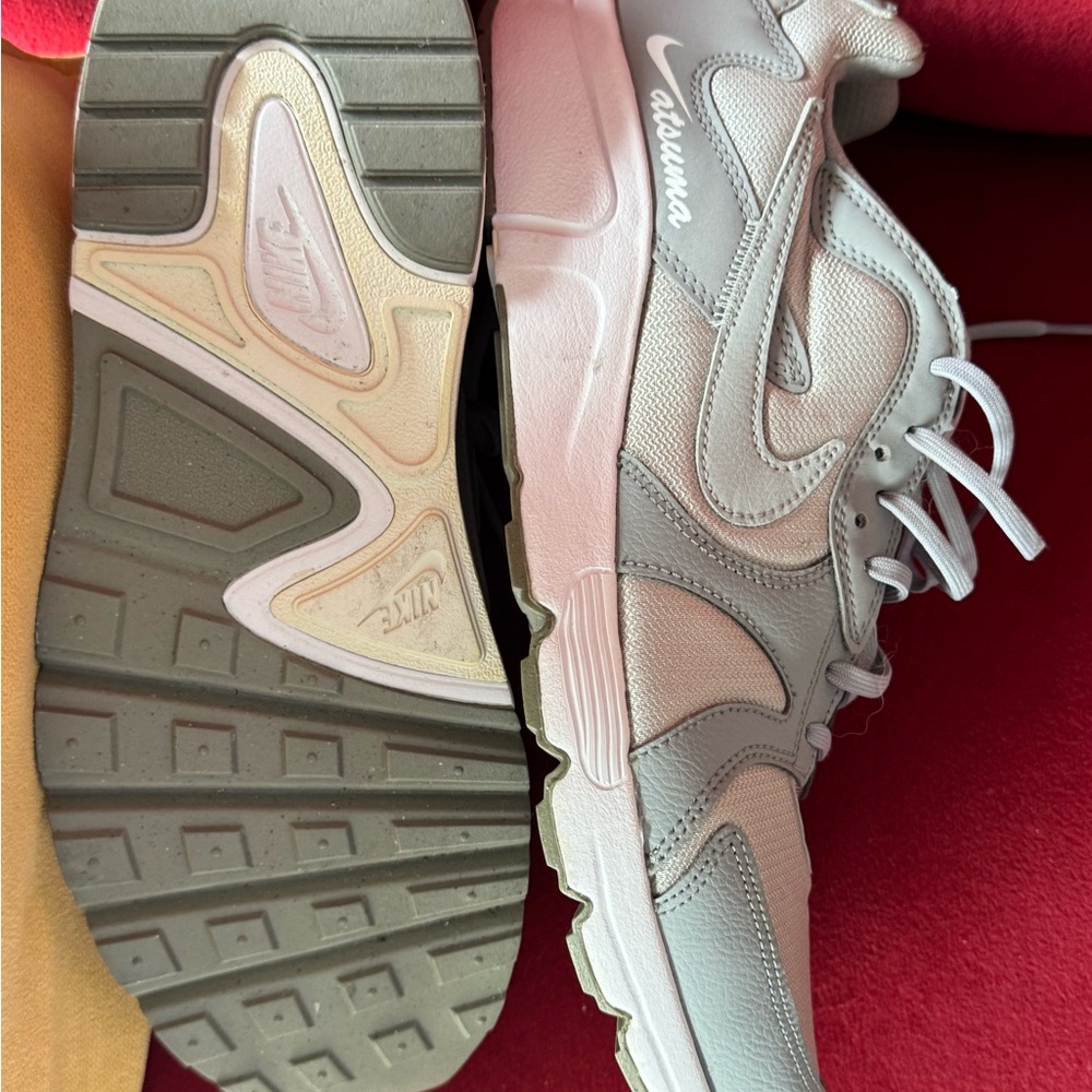 Nike Atsuma Women's Light Gray Sneakers